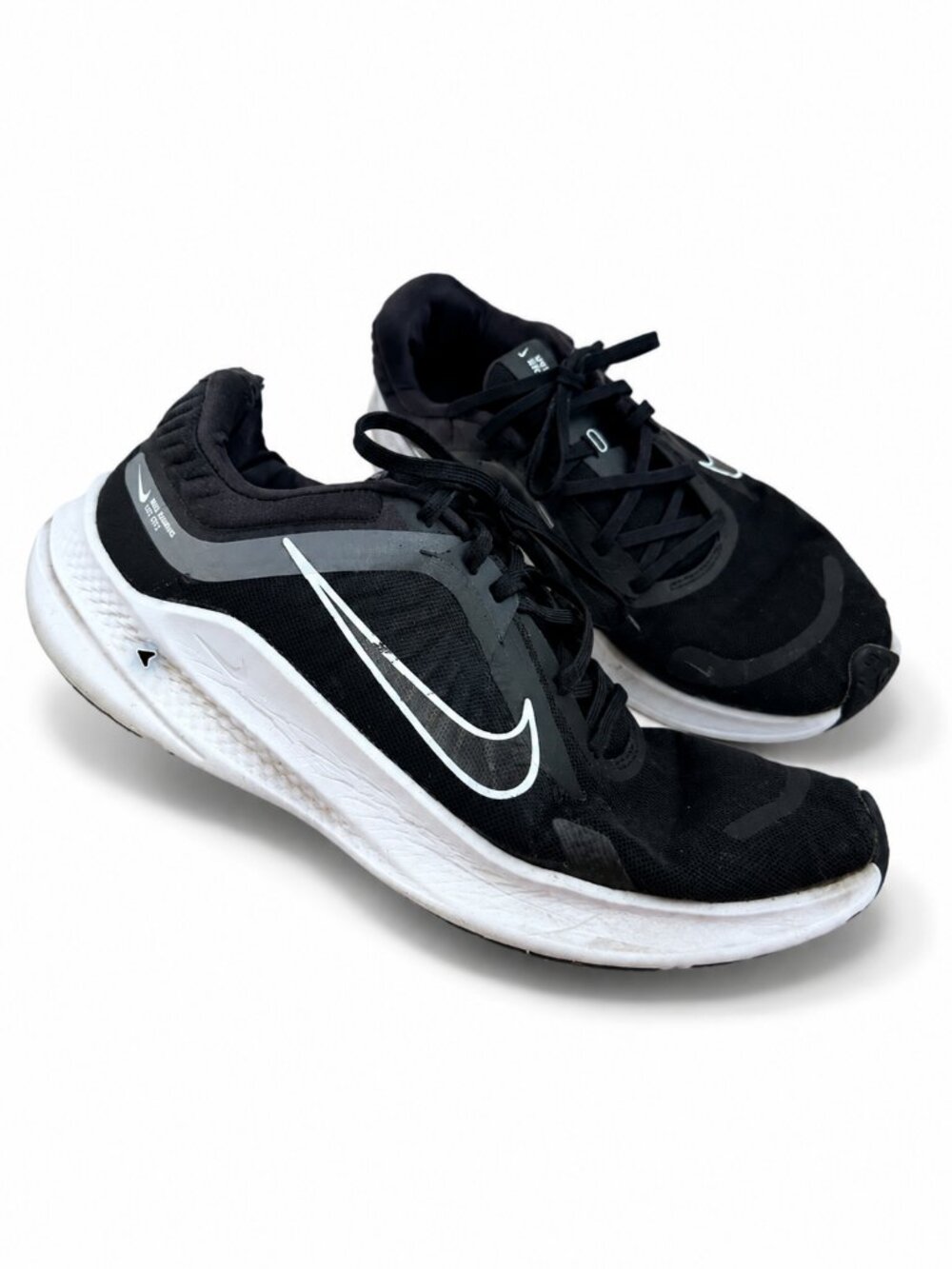 Nike Quest 5 Black White Running Shoes Men’s 10.5